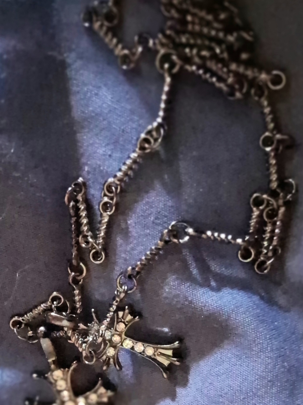 Men or Unisex Silver-Tone Cross Pendant Reversable Necklace with Rhinestones 18